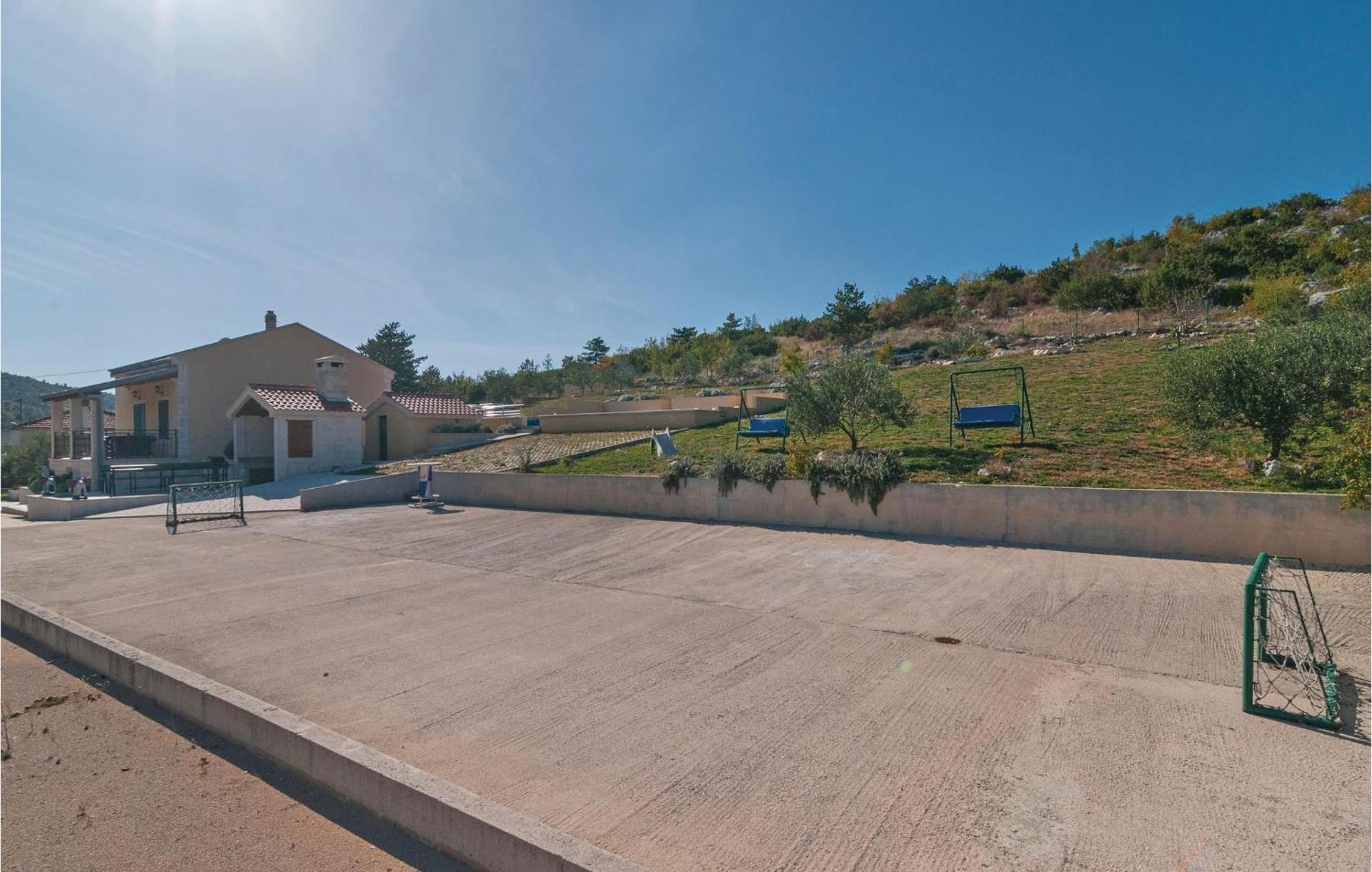 Cozy Home In Neoric With Outdoor Swimming Pool Exterior photo